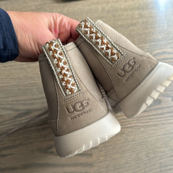 Men’s UGG booties size 10 - Picture 2 of 4